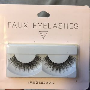 FAUX EYE LASHES